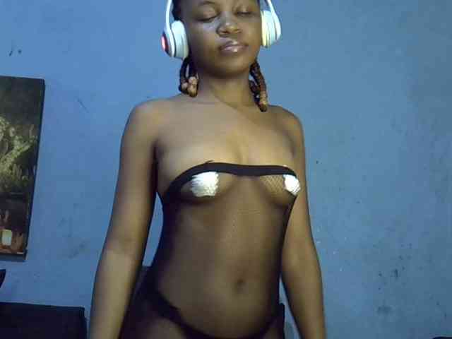 GoldenGoddess1 webcam