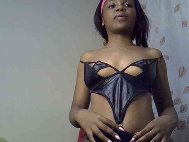 GoldenGoddess1 webcam