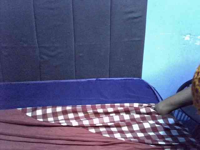 GoldenGoddess1 webcam