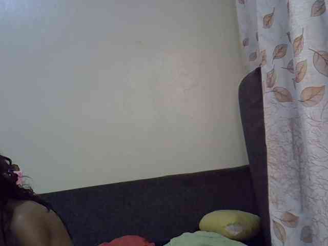 GoldenGoddess1 webcam