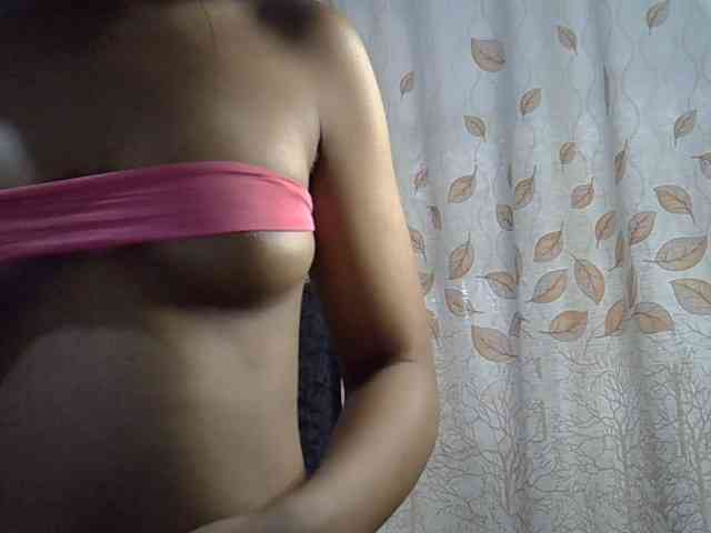 GoldenGoddess1 webcam