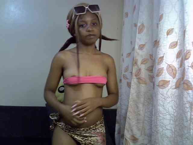 GoldenGoddess1 webcam