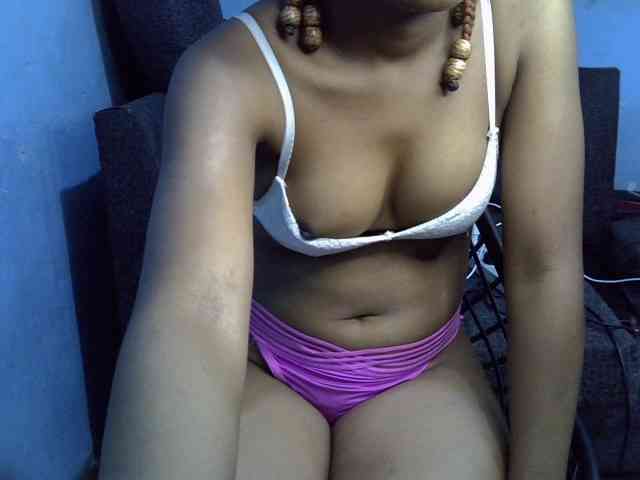 GoldenGoddess1 webcam