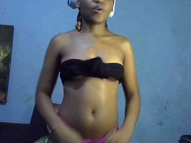 GoldenGoddess1 webcam