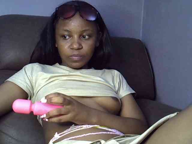 GoldenGoddess1 webcam