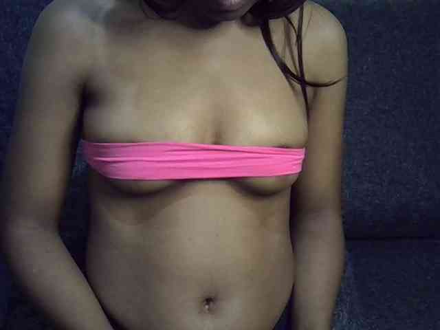 GoldenGoddess1 webcam