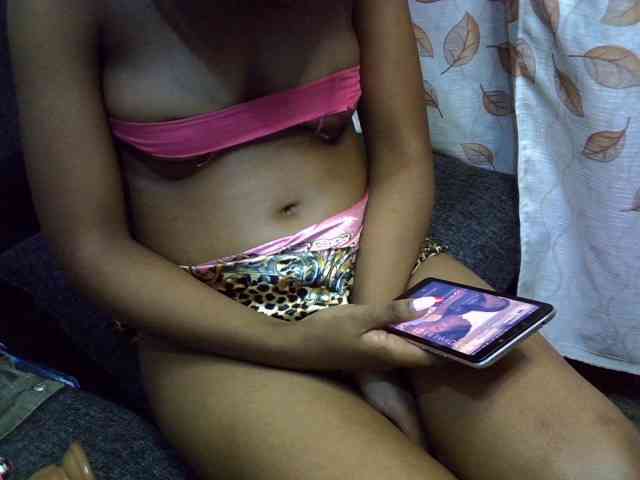 GoldenGoddess1 webcam