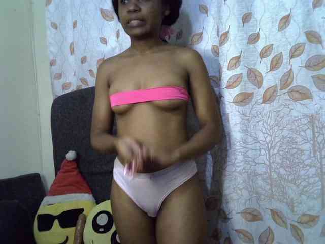 GoldenGoddess1 webcam