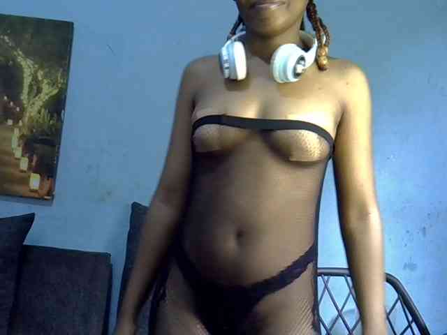 GoldenGoddess1 webcam