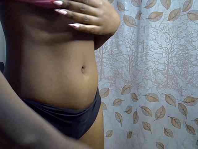 GoldenGoddess1 webcam