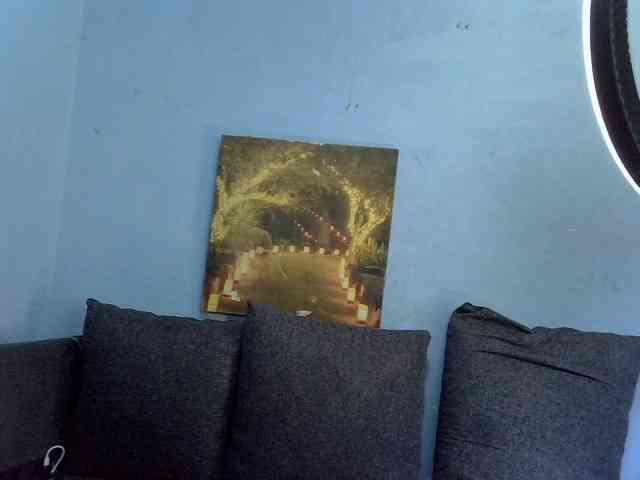 GoldenGoddess1 webcam