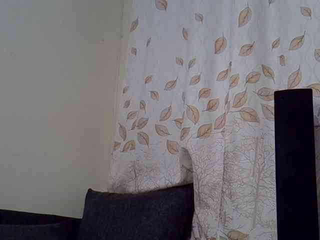 GoldenGoddess1 webcam