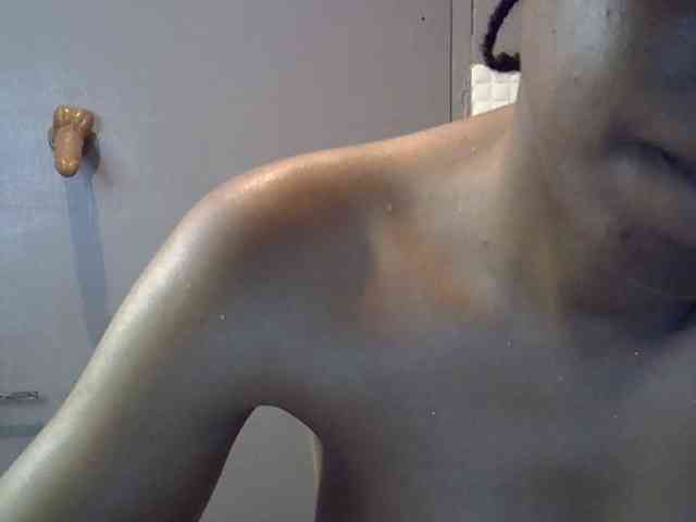 GoldenGoddess1 webcam