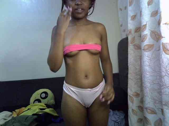 GoldenGoddess1 webcam