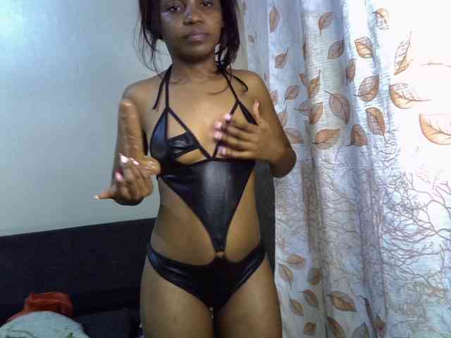 GoldenGoddess1 GoldenGoddess1