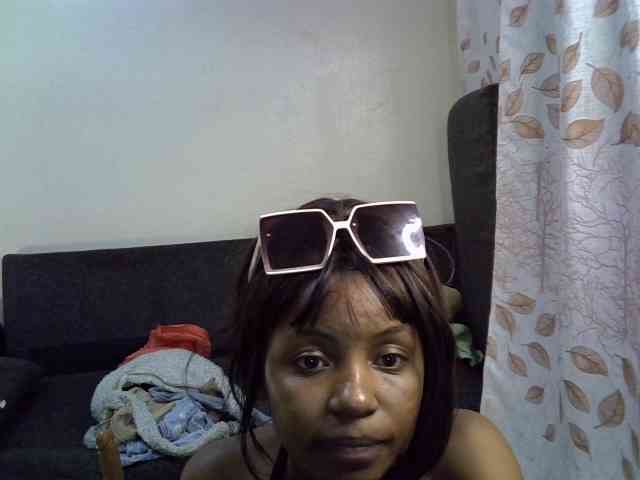 GoldenGoddess1 webcam