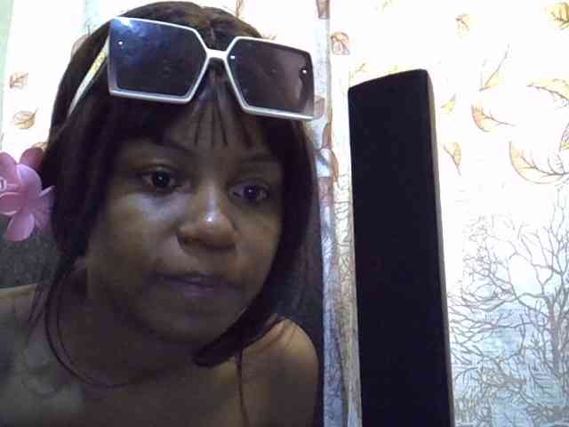 GoldenGoddess1 webcam