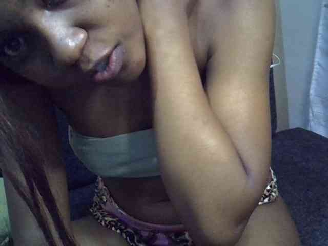 GoldenGoddess1 webcam