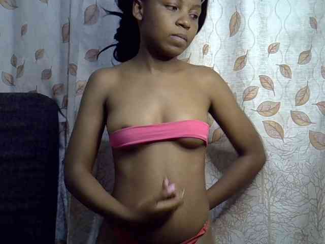 GoldenGoddess1 webcam