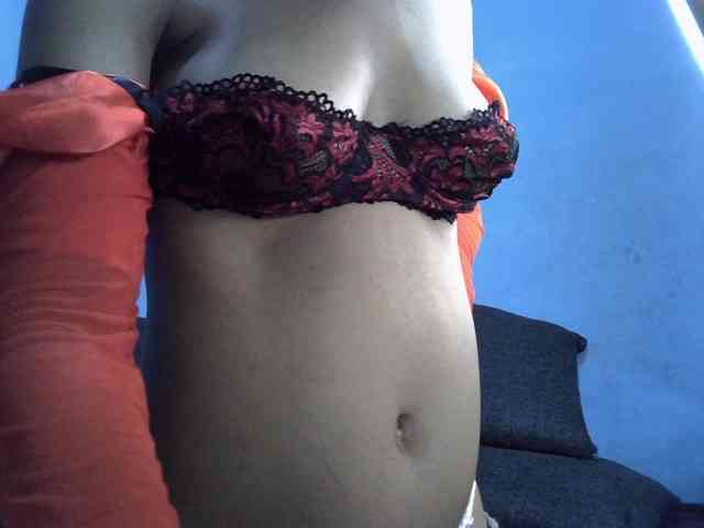 GoldenGoddess1 webcam