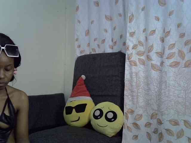 GoldenGoddess1 webcam