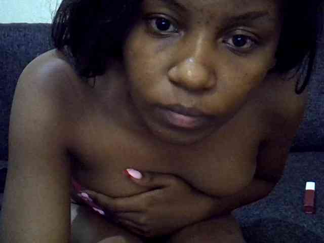 GoldenGoddess1 webcam