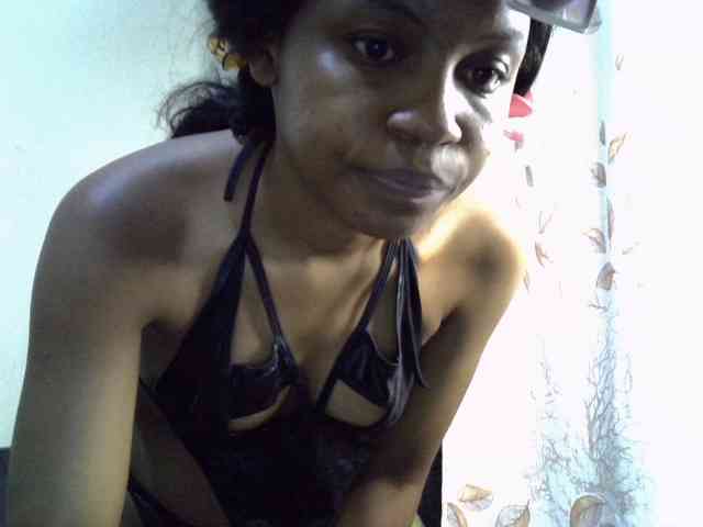 GoldenGoddess1 webcam