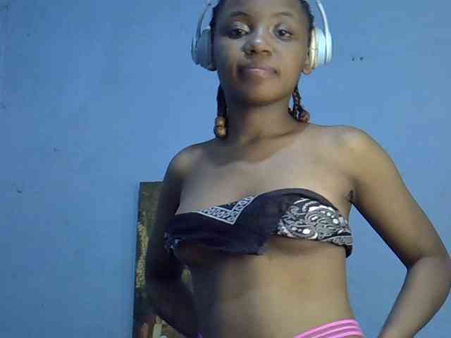 GoldenGoddess1 webcam