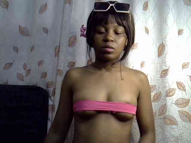 GoldenGoddess1 webcam