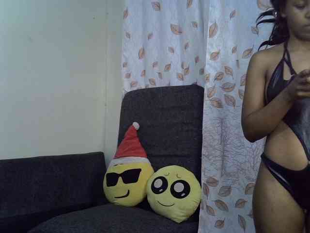 GoldenGoddess1 webcam