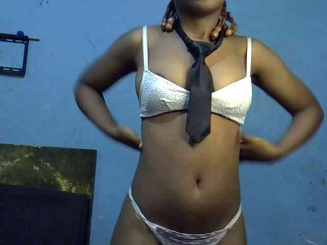 GoldenGoddess1 webcam