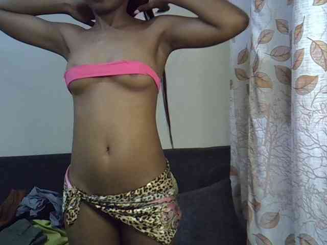 GoldenGoddess1 webcam