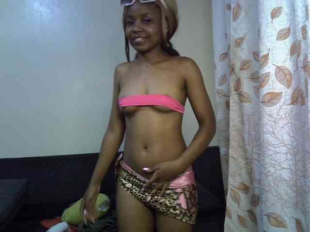 GoldenGoddess1 webcam