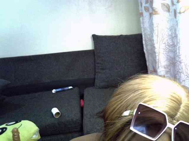 GoldenGoddess1 webcam