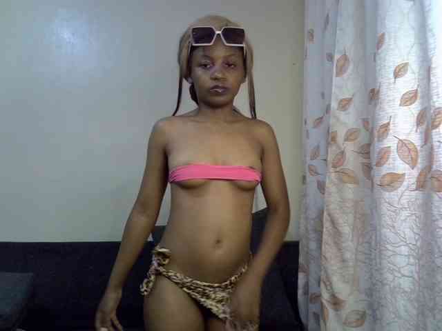 GoldenGoddess1 webcam