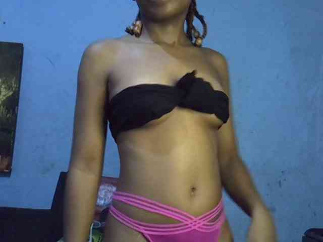 GoldenGoddess1 webcam