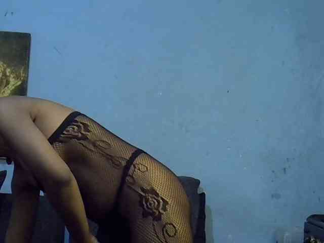 GoldenGoddess1 webcam