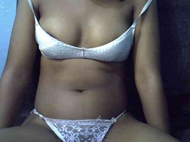 GoldenGoddess1 webcam