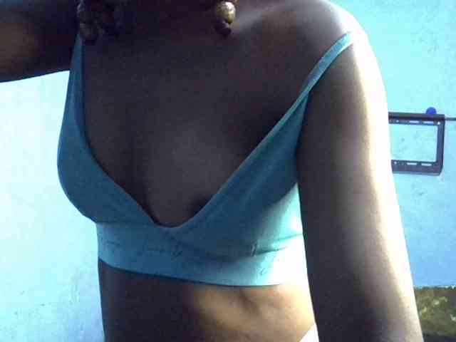 GoldenGoddess1 webcam