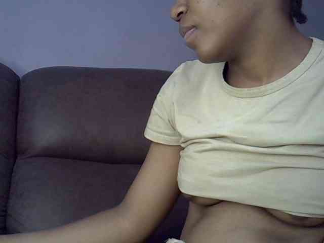 GoldenGoddess1 webcam