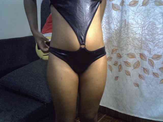 GoldenGoddess1 webcam