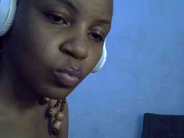 GoldenGoddess1 webcam