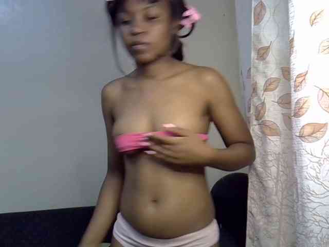 GoldenGoddess1 webcam