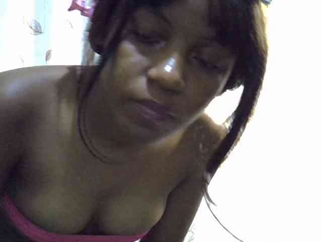 GoldenGoddess1 webcam