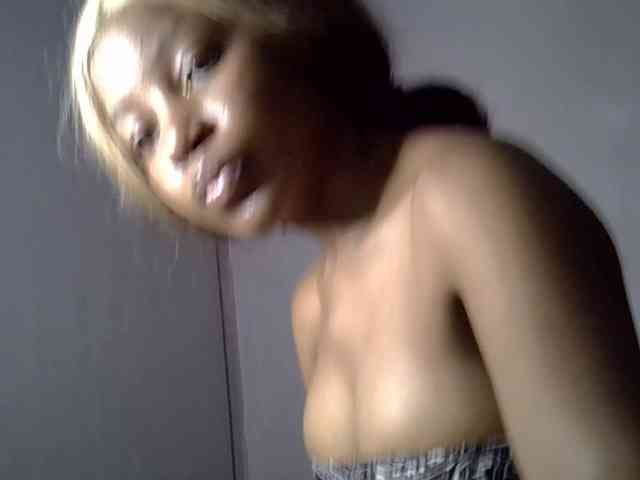 GoldenGoddess1 webcam