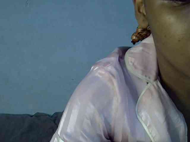 GoldenGoddess1 webcam