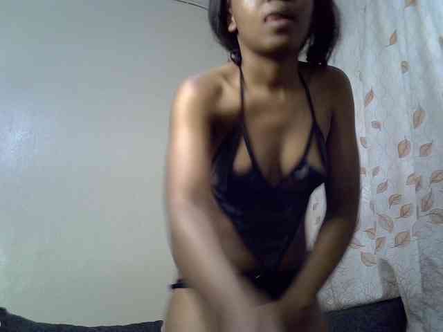 GoldenGoddess1 webcam