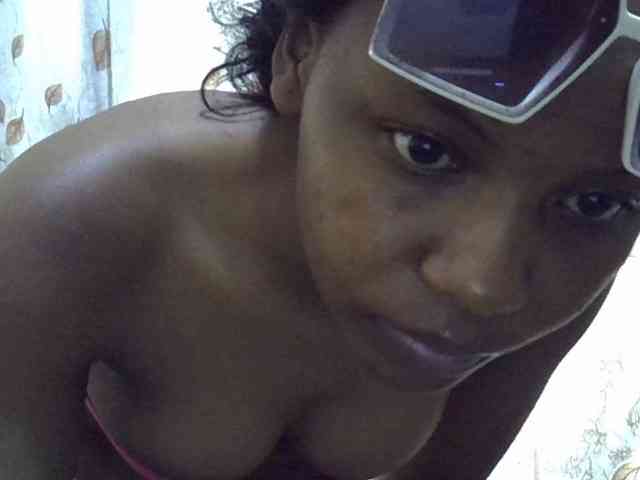 GoldenGoddess1 webcam