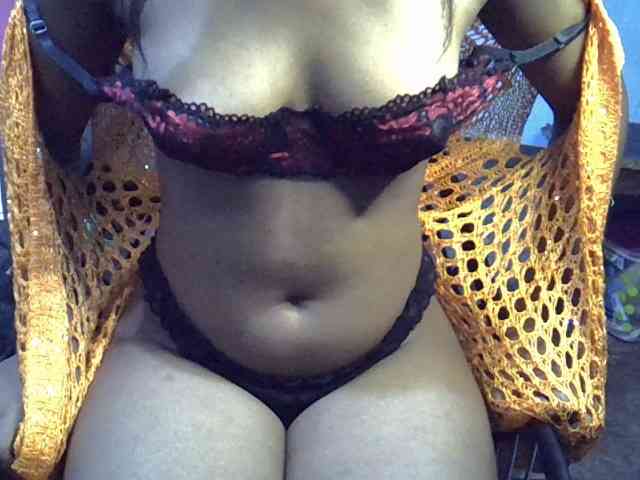 GoldenGoddess1 webcam