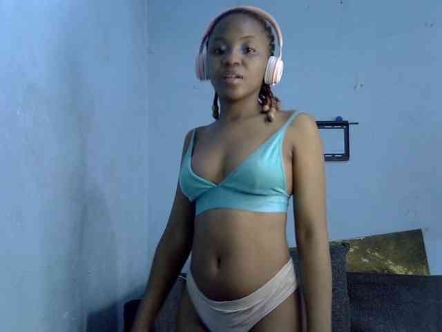 GoldenGoddess1 webcam